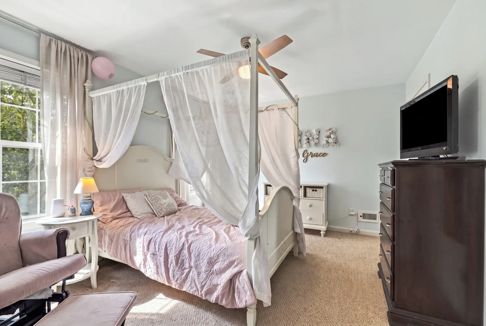 Upstairs bedroom